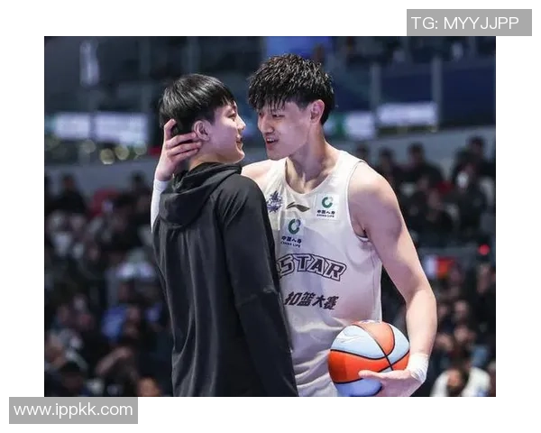 大满贯点评：杭州篮球队在比赛中的快速反击与团队配合分析